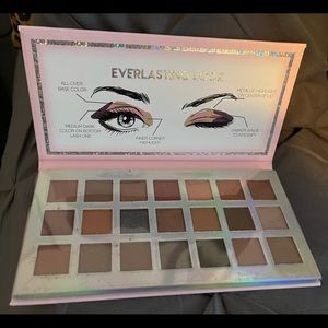 Max Studio Eye Shadow Shades of Brown